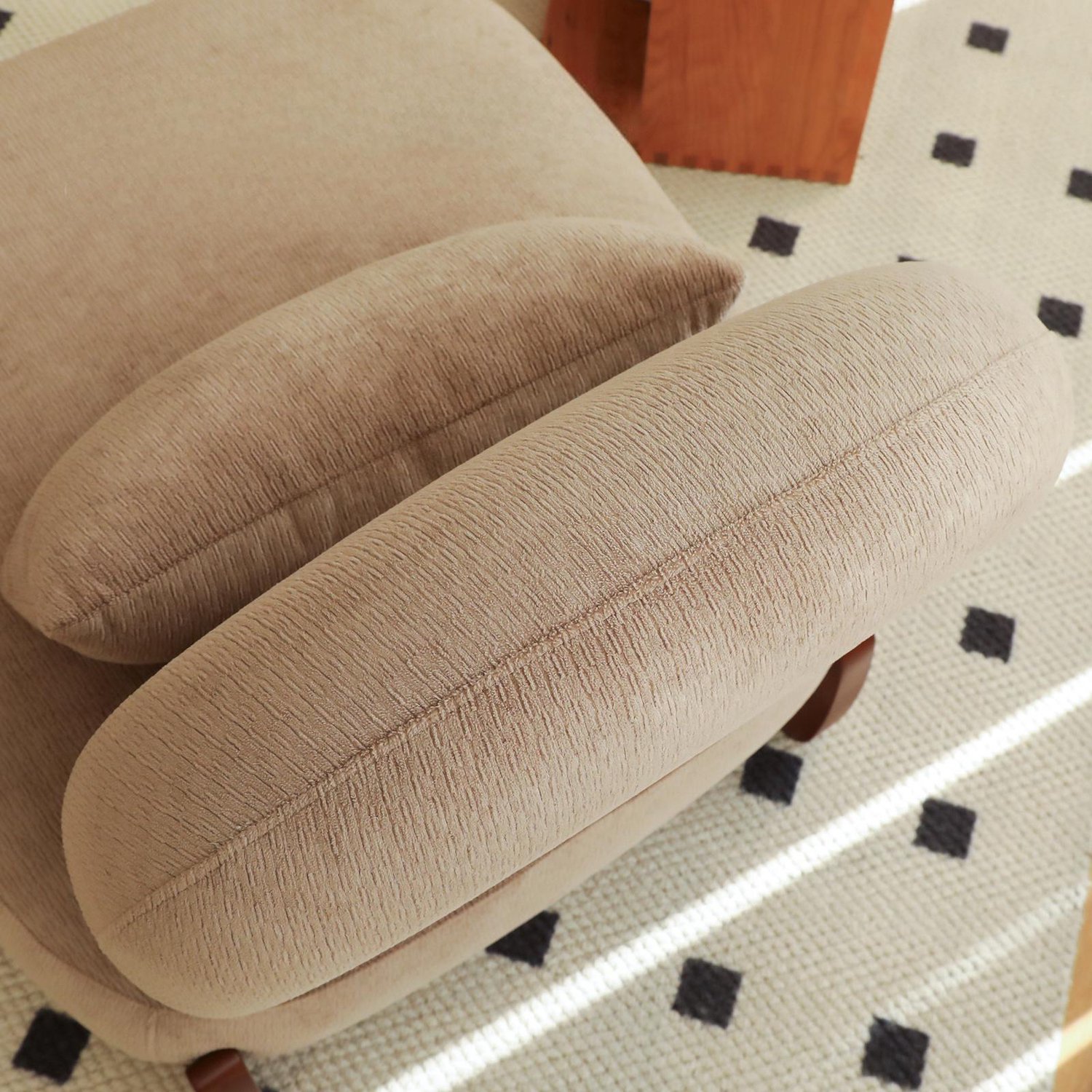 OKWISH Fauteuil Zonder Armleuningen - Zachte Zitting en Rugleuning - Voor Woonkamer en Slaapkamer - Fluwelen Bekleding en Houten Poten - Camel