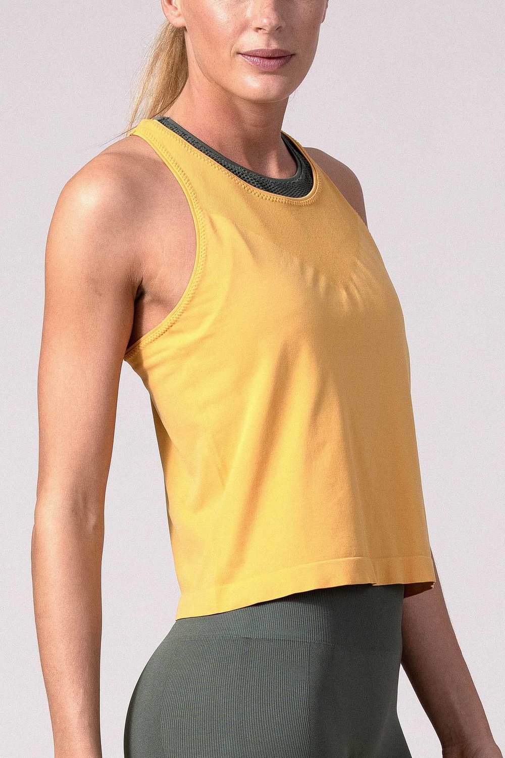 REVIVE Douro - Sport Tanktop Dames - Yoga - Honey Gold - Maat S