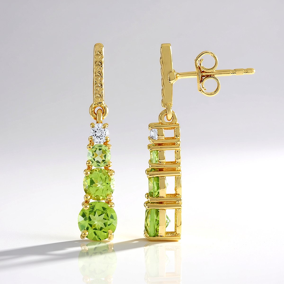 Cavill - 925 Sterling Zilver - Vergulde Zilveren Oorbellen met 2 ronde Peridoot 1,72 ct & Zirkonia - Elegante, Luxe Groene Hangers