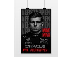 Max Verstappen Poster - Sport Posters - Mad Max - Tekst - F1 - Wanddecoratie Woonkamer - 180 gram papier - L6624WV - Formaat 70 x 100cm