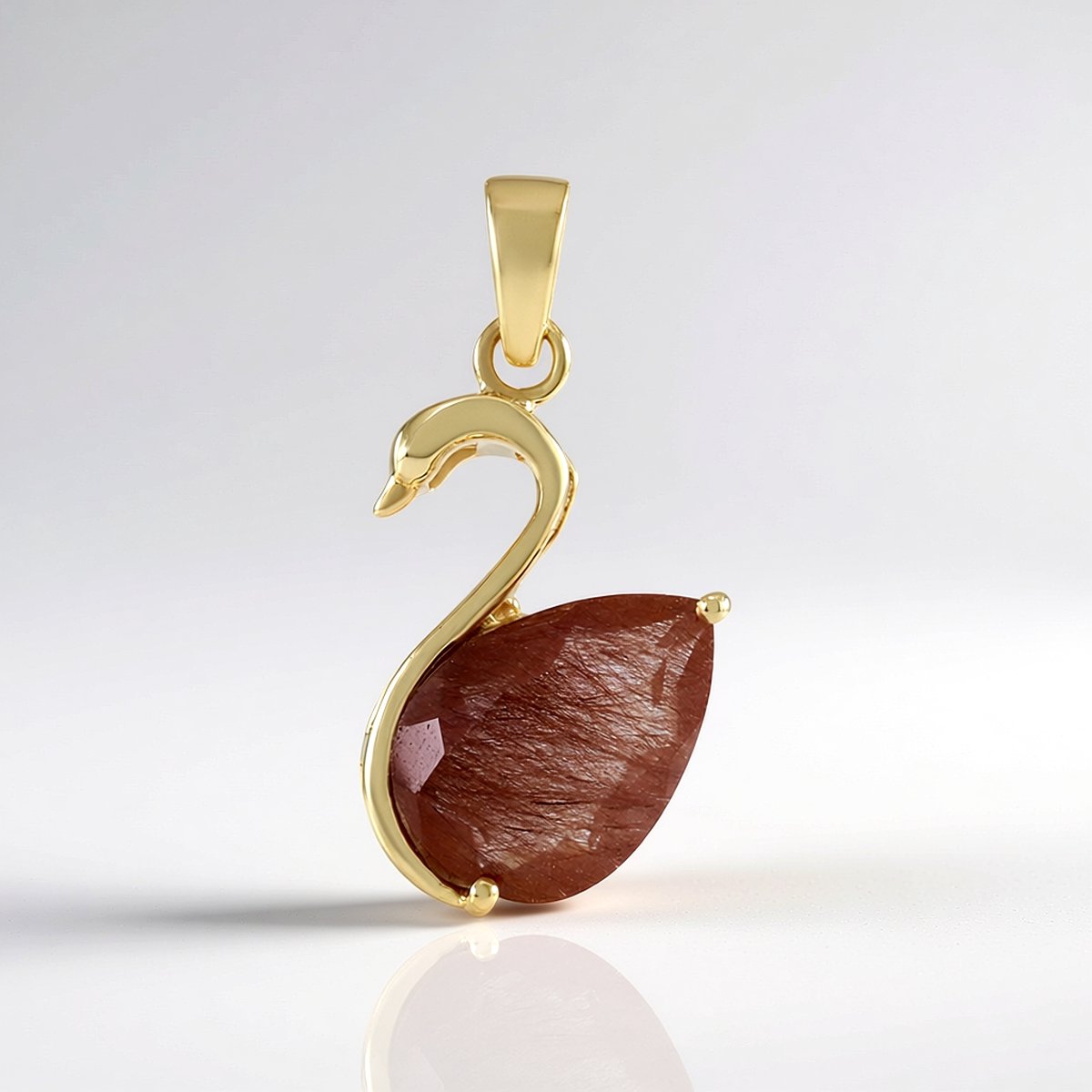 Cavill - Koperkleurige Rutielkwarts Hanger - 4,34 ct Braziliaanse Peervormige Edelsteen - Verguld 925 Sterling Zilver - Elegant Handgemaakt Sieraad