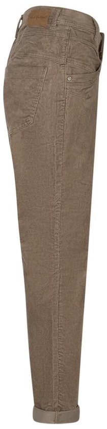 Zijaanzicht van een bruine Red Button broek van corduroy met opgerolde broekspijpen.