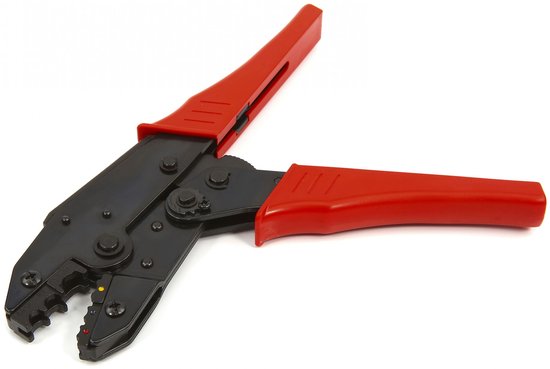 Een krimptang met zwarte en rode handvatten, de bek is geopend.