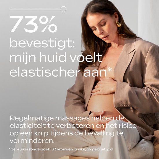 Zwangere vrouw met handen op haar buik. 73% bevestigt: mijn huid voelt elastischer aan.