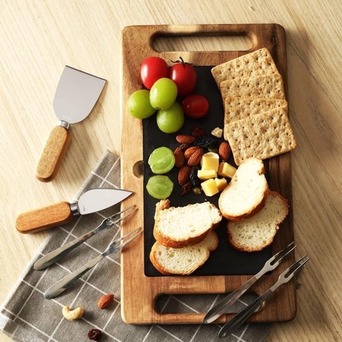 Houten kaasplank met leisteen 8-delige set - 2 kaasmessen 4 vorken - gepersonaliseerd - voor verjaardag housewarming bruiloft — cadeau in Kookcadeaus - foto 3