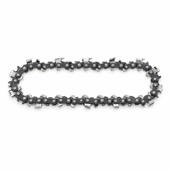 Een losse, ovale 6 inch ketting van gehard staal met metalen schakels.