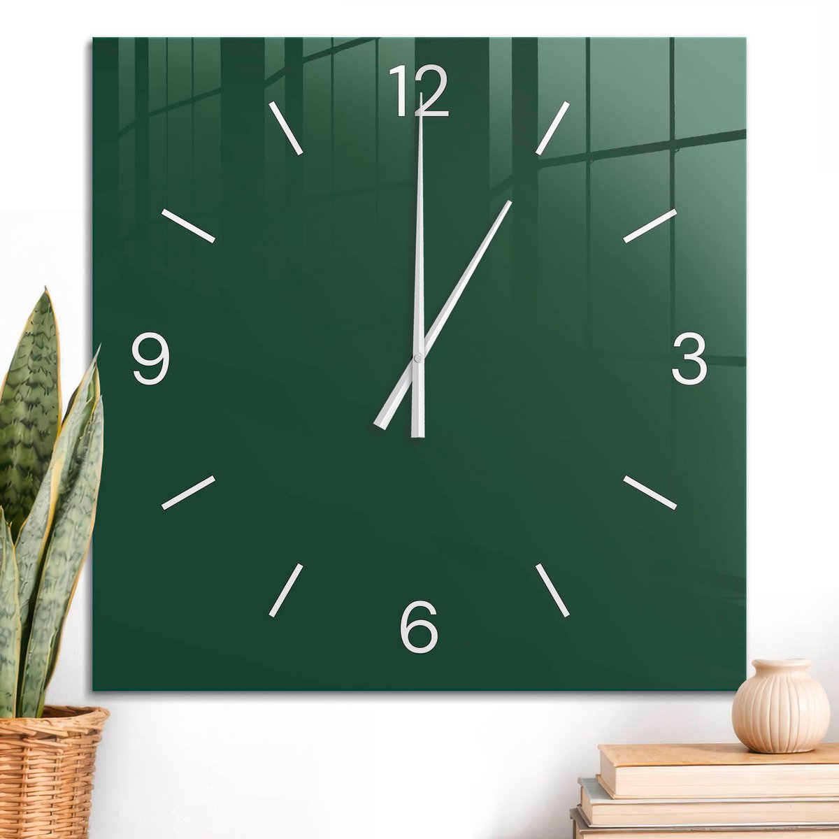 ArtPrintCave Groene Glazen Klok - 60x60 cm - Wandklok Vierkant - Flesgroen Wandklok Keuken - Abstractie Unieke Klok - Witte Klokwijzers