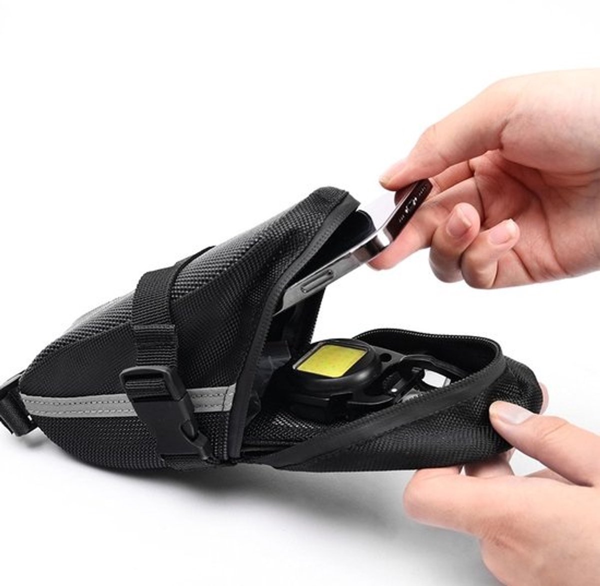 Dailygoods- Zadeltas - Polyester Materiaal - Zipper Compartment