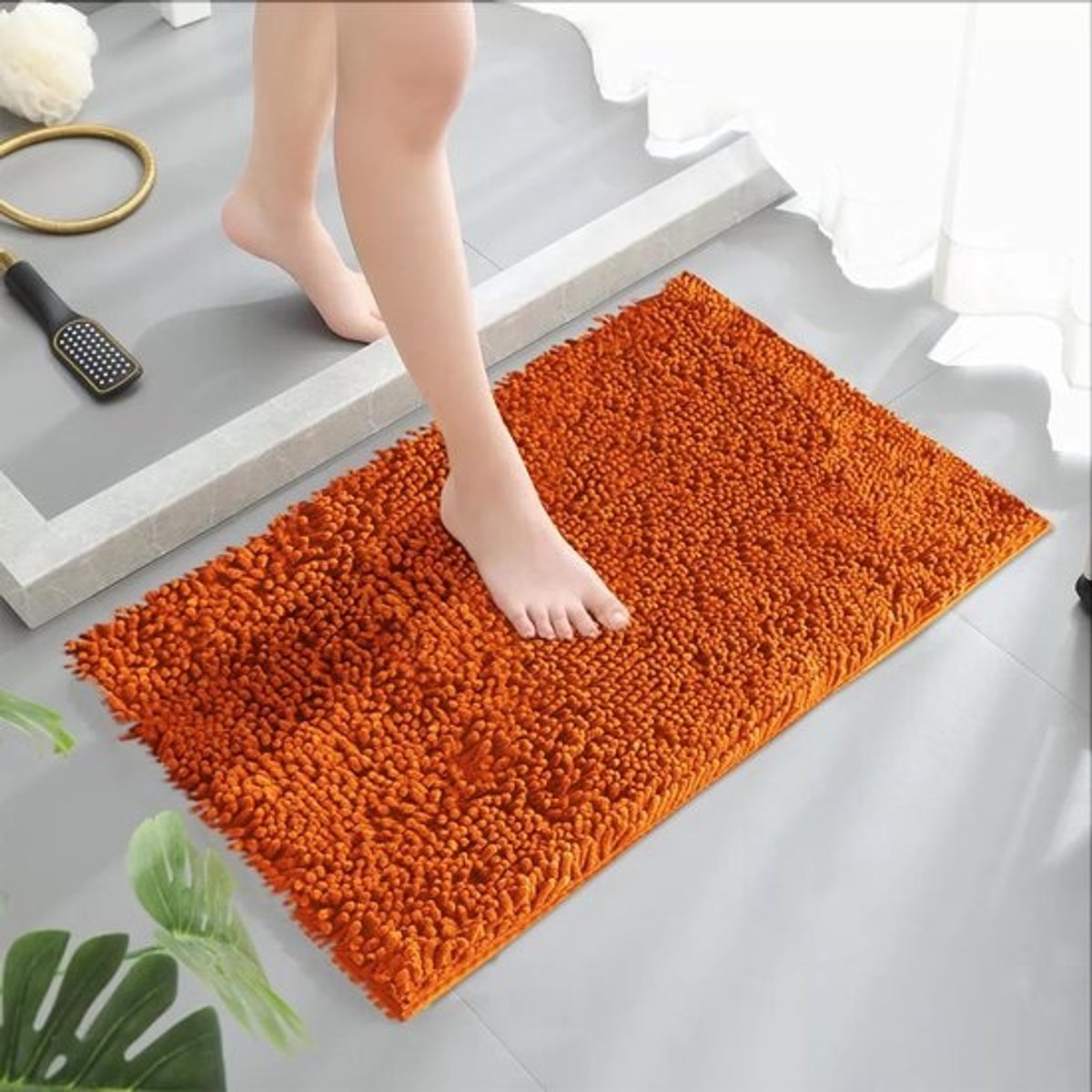 Bathroom Rug - 50 x 80 cm - Non-Slip Chenille - Soft Anti-Mould Shower Mat voor Veiligheid en Comfort - Water Absorbent (Orange)