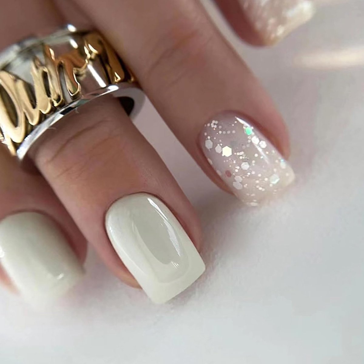 24 stuks nagels om op te plakken, vierkant, kort, Franse tips, zuiver wit, press-on nagels, glanzend, volledige dekking, kunstnagels met kleefpads, vierkant, natuurlijk, acryl, voor vrouwen en meisjes
