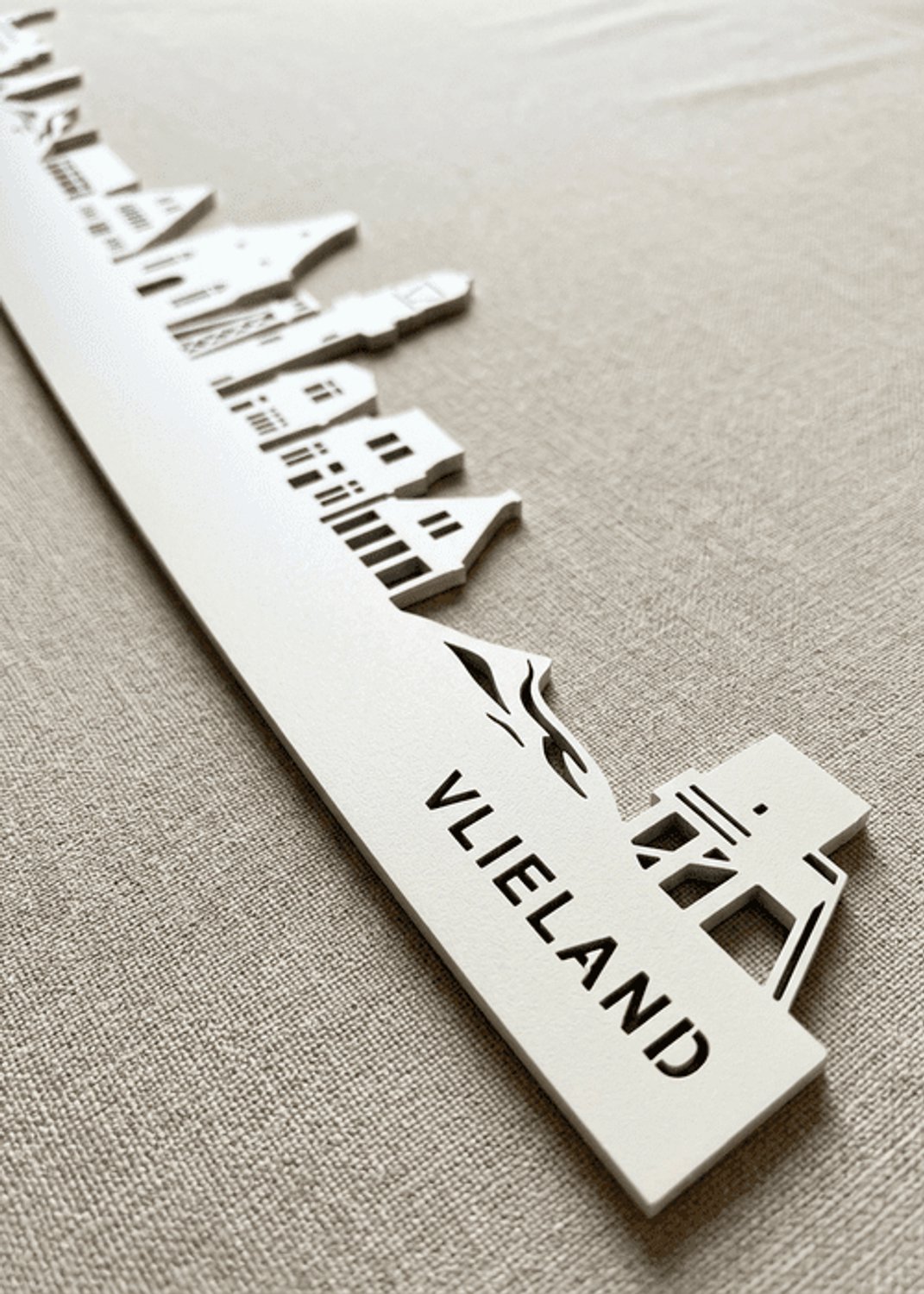 Houten Skyline Vlieland | Wanddecoratie voor aan de muur | Wit MDF | 100 x 20 cm