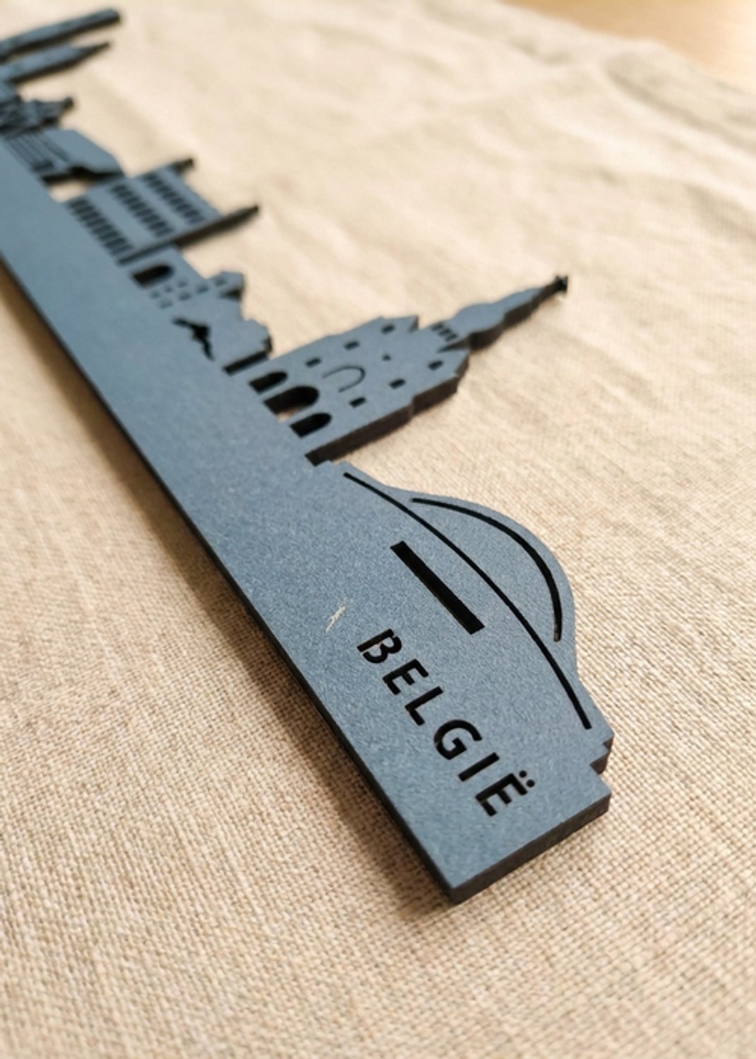Houten Skyline België | Wanddecoratie voor aan de muur | Blauw MDF | 70 x 14 cm
