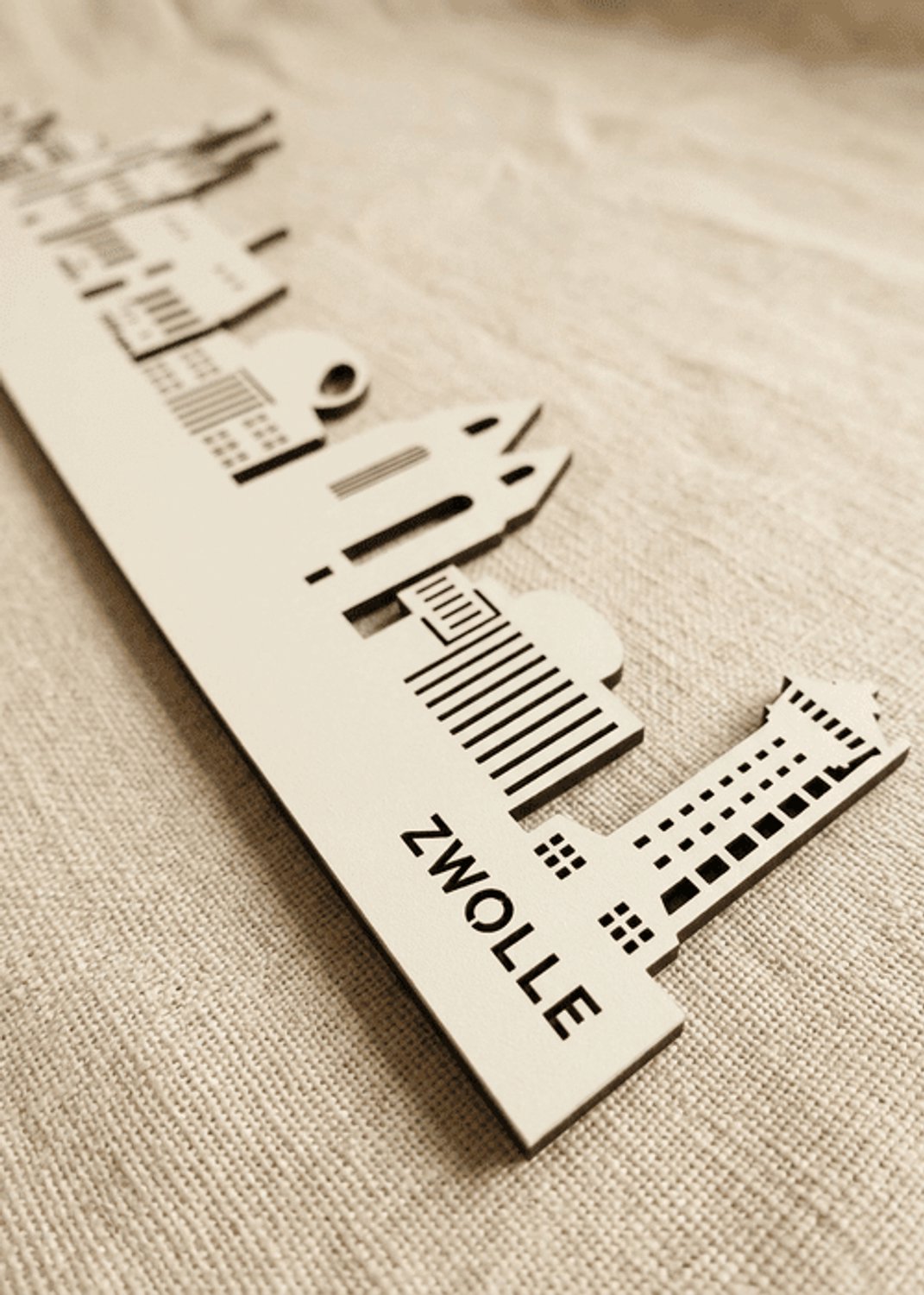 Houten Skyline Zwolle | Wanddecoratie voor aan de muur | Wit MDF | 100 x 20 cm