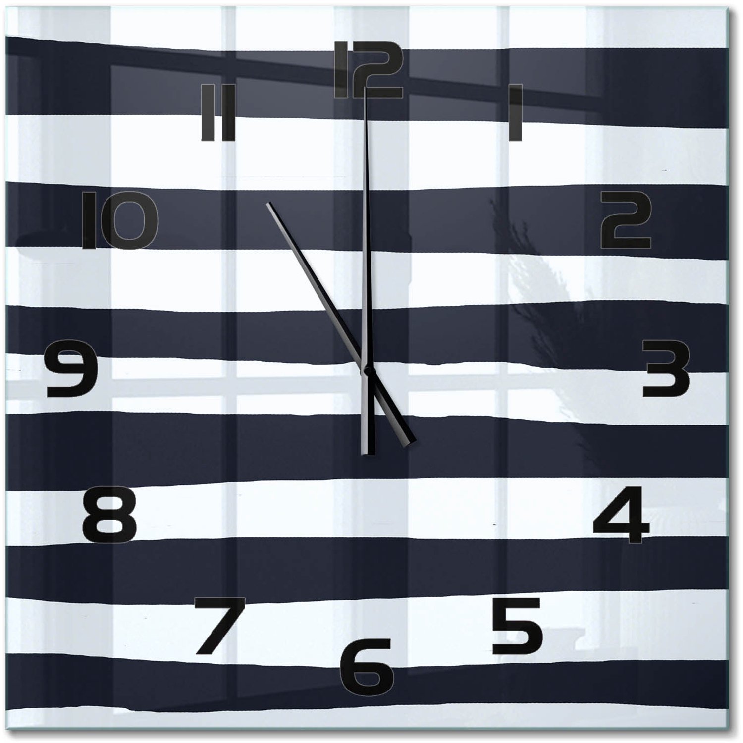 TULUP Wandklok - Gestreepte achtergrond Gekleurde Glazen Klok - 60x60 cm - Zwart-wit Glazen Klok Met Print - Zwarte handen - Vierkante Klok - Moderne Wandklok Glas - Wandklok Glas Decoratie