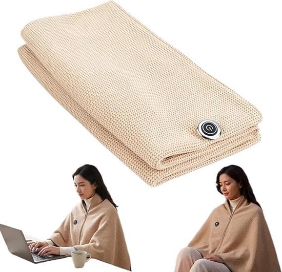 Beige elektrische deken met knop, getoond als omslagdoek door een vrouw achter een laptop.