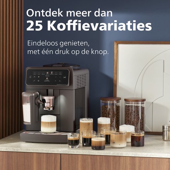 Philips espressomachine naast diverse koffievariaties en glazen potten met koffiebonen.