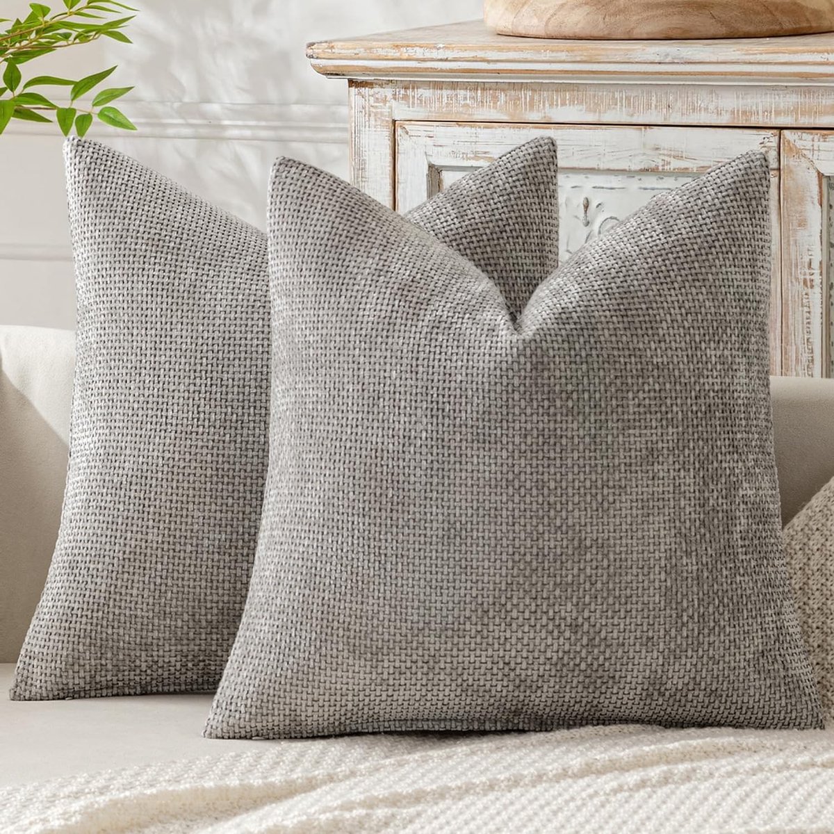 Omgoods - Set van 2 Chenille Kussenhoezen 50x50 cm Lichtgrijs