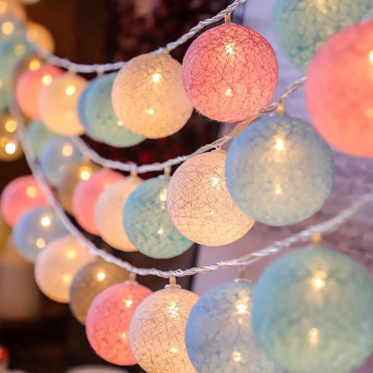 SnelShoppen - 1.5 m LED Sfeerverlichting met Katoenen Ballen, 10 Stuks, 4 cm Diameter, Batterij Gevoed voor Bruiloft, Kinderkamer, Kerst, Feestdecorat