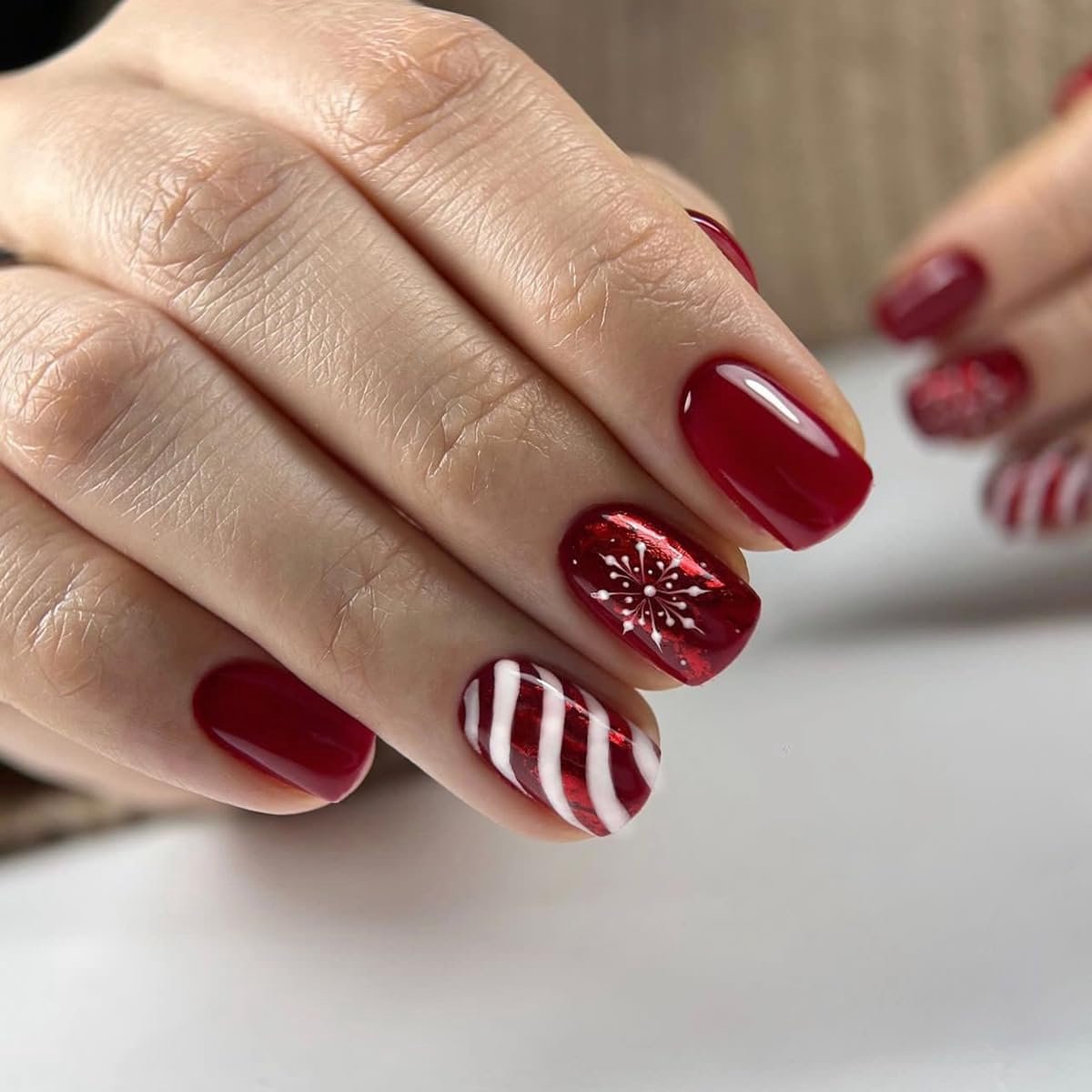 24 stuks rode kunstnagels, kort, met lijnpatroon, druk op nagels met sneeuwvlok, kerstdecoratie, festival, vakantie nagels