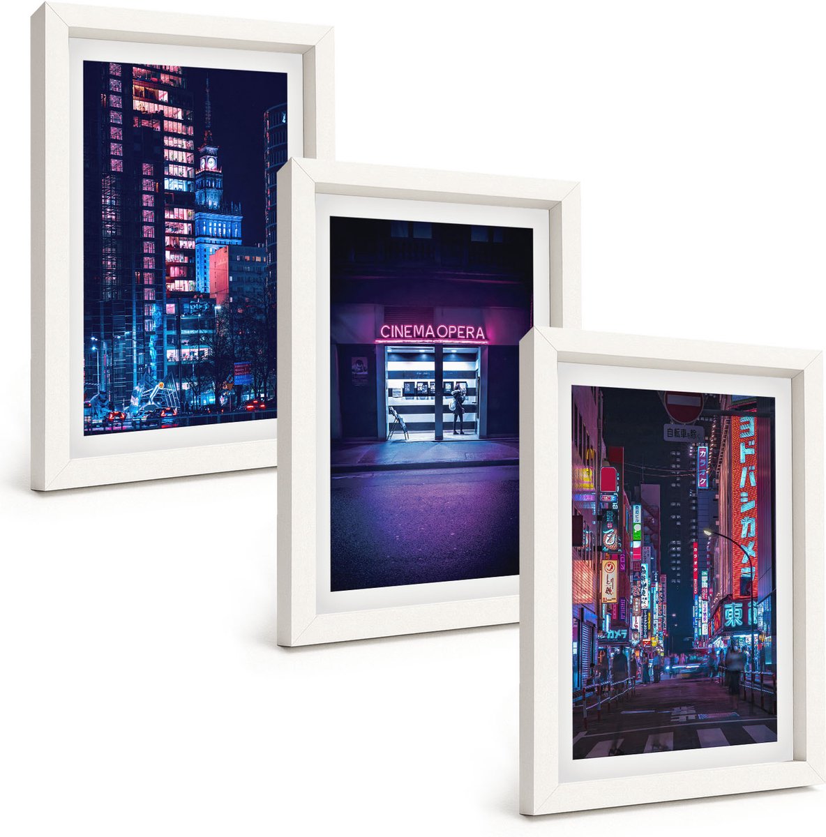 Wallfluent 3-Delige Schilderij Set - Nachtstad Met Neonlichten En Bioscoopingang - 20 x 30 - Stijlvolle Muurdecoratie - Slaapkamer - Decoratieve Schilderijen