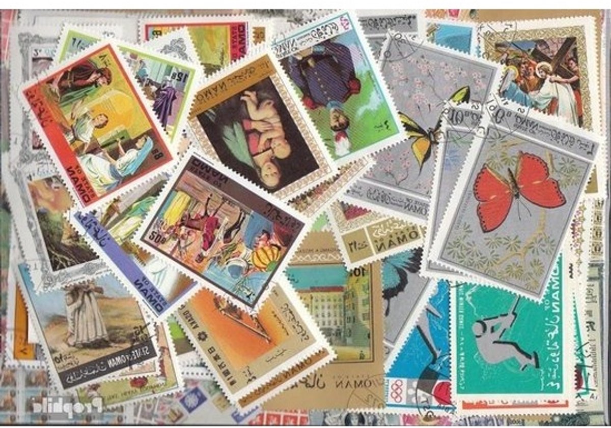 Postzegels - Verzamelobjecten - Verzamelen - 100 Verschillende - 900 Gram - Meerkleurig