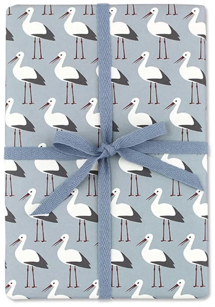 Ava & Yves inpakpapier ooievaars lichtblauw