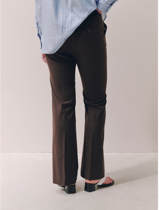 Next - Dames - Modieus gesneden bootcut petite broek met wol - Petite - Bruin