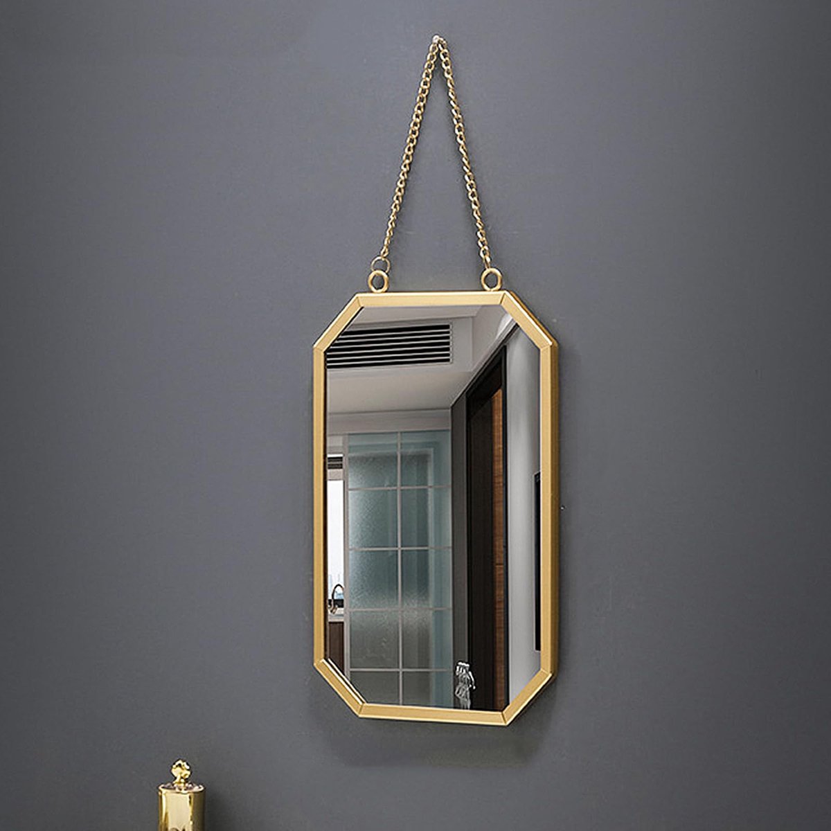 SnelShoppen - Gouden Wandspiegel met Ketting - Hangende Decoratieve Muurspiegel voor Badkamer, Slaapkamer, Hotels - Duurzaam Geïngelijst in Modern Des
