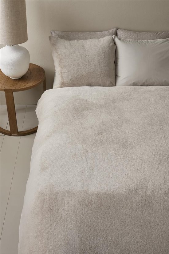 Rivièra Maison - Tendre fake-fur dekbedovertrek - Lits-Jumeaux - 240x200/220 cm - Zand van Merkloos — afbeelding 2