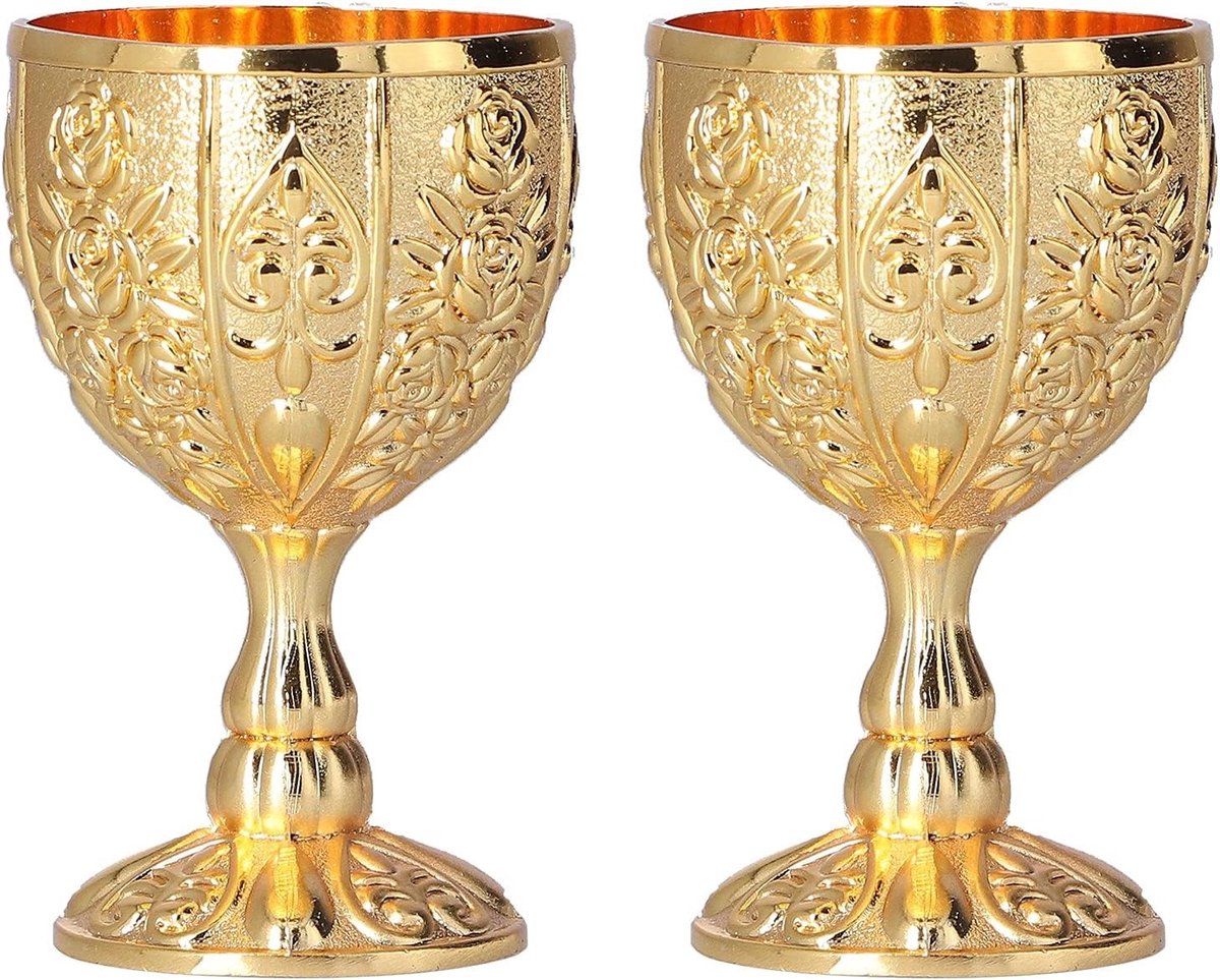 Vintage Melkkopje - Middeleeuwse Gouden Wijnbekers, Retro Metalen Shot Glazen, Embossed Katholieke Drinkbekers voor Thuis, Keuken en Feestjes