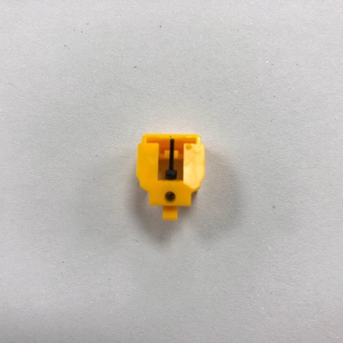 Platennaald - Naald platenspeler - Muziek luisteren - Conische naaldvorm - 03 x 07 mm - Oranje