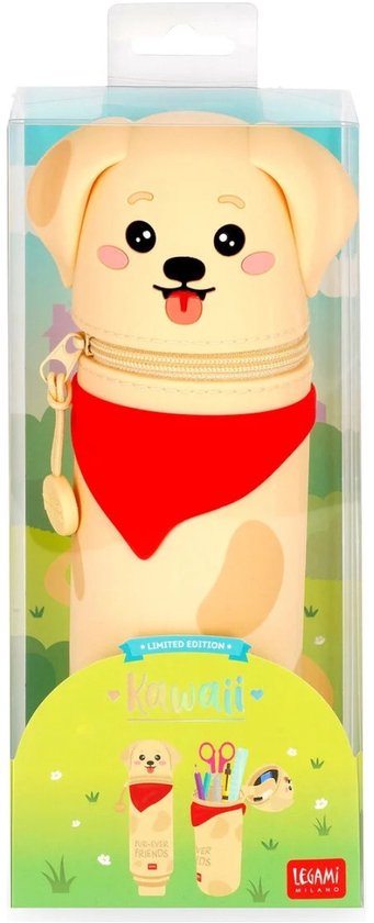 Une trousse en silicone beige en forme de chien avec un bandana rouge, dans un emballage transparent avec l'inscription 'Kawaii'.