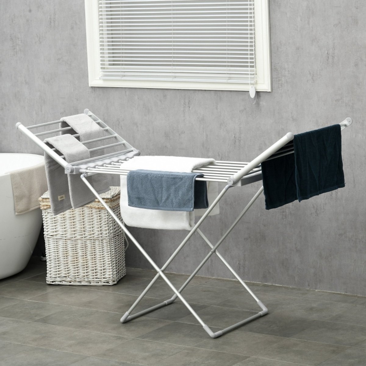 Droogrek Verwarmd – 144 x 53 x 91 cm – 45-55 °C – Aluminiumlegering – Zilver – Opvouwbaar voor binnen – 230 W