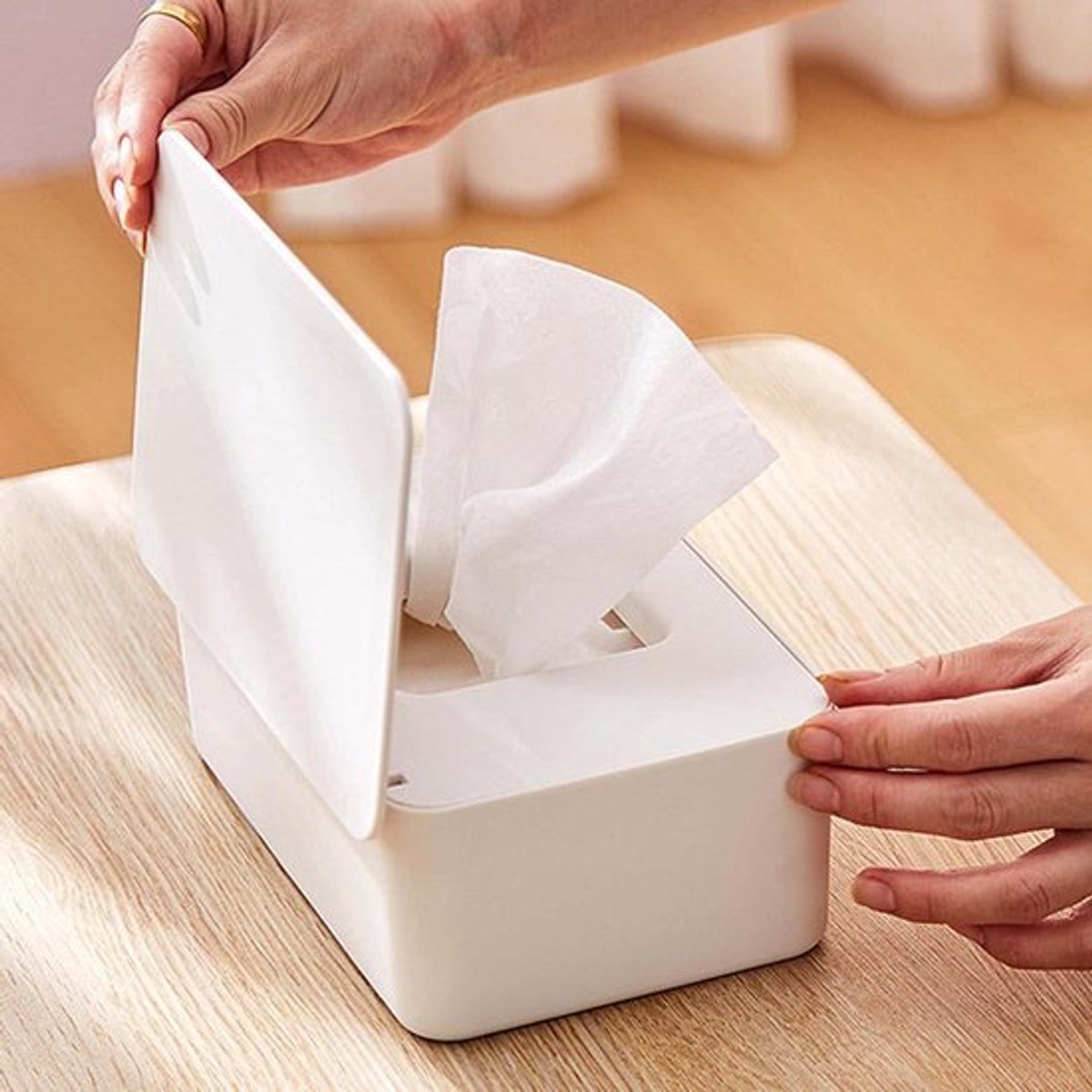 Vochtige doekjes dispenser met goede afdichting - eenvoudig te openen - thuisgebruik - compact formaat