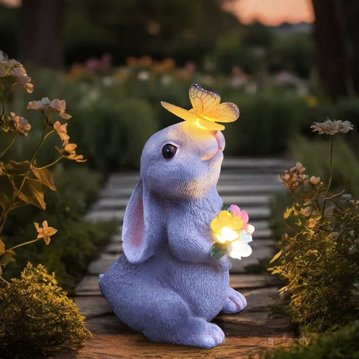 Casalora Tuinbeelden voor buiten - Tuinverlichting - Grappige Konijn Tuinbeeldjes Decoratie met LED Solar Fairy Lights voor Buiten - Cadeaus voor Mannen / Vrouwen – Tuin, Hek & Boom Decoratie - Solar lamp buiten
