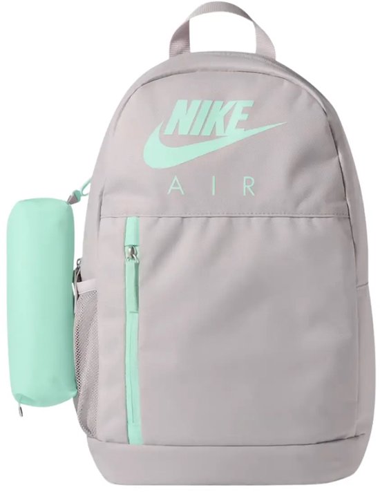 Grijze Nike rugzak met 'NIKE AIR' logo in mintgroen en mintgroen etui aan de zijkant.