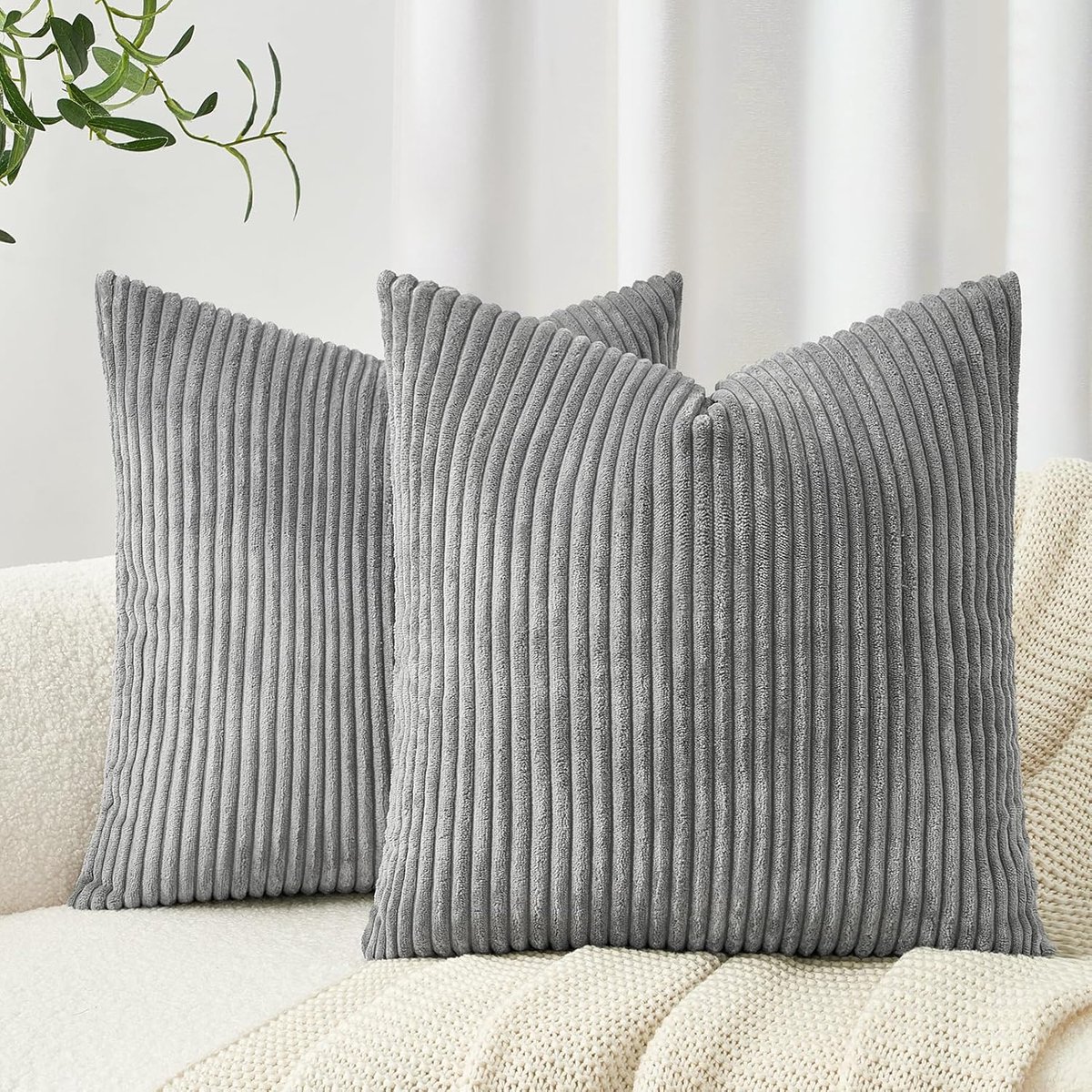 SnelShoppen - Set van 2 Decoratieve Kussenslopen 65 x 65 cm - Grijze Corduroy Kussenslopen met Streeppatroon - Perfect voor Sofa, Woonkamer, Kinderen