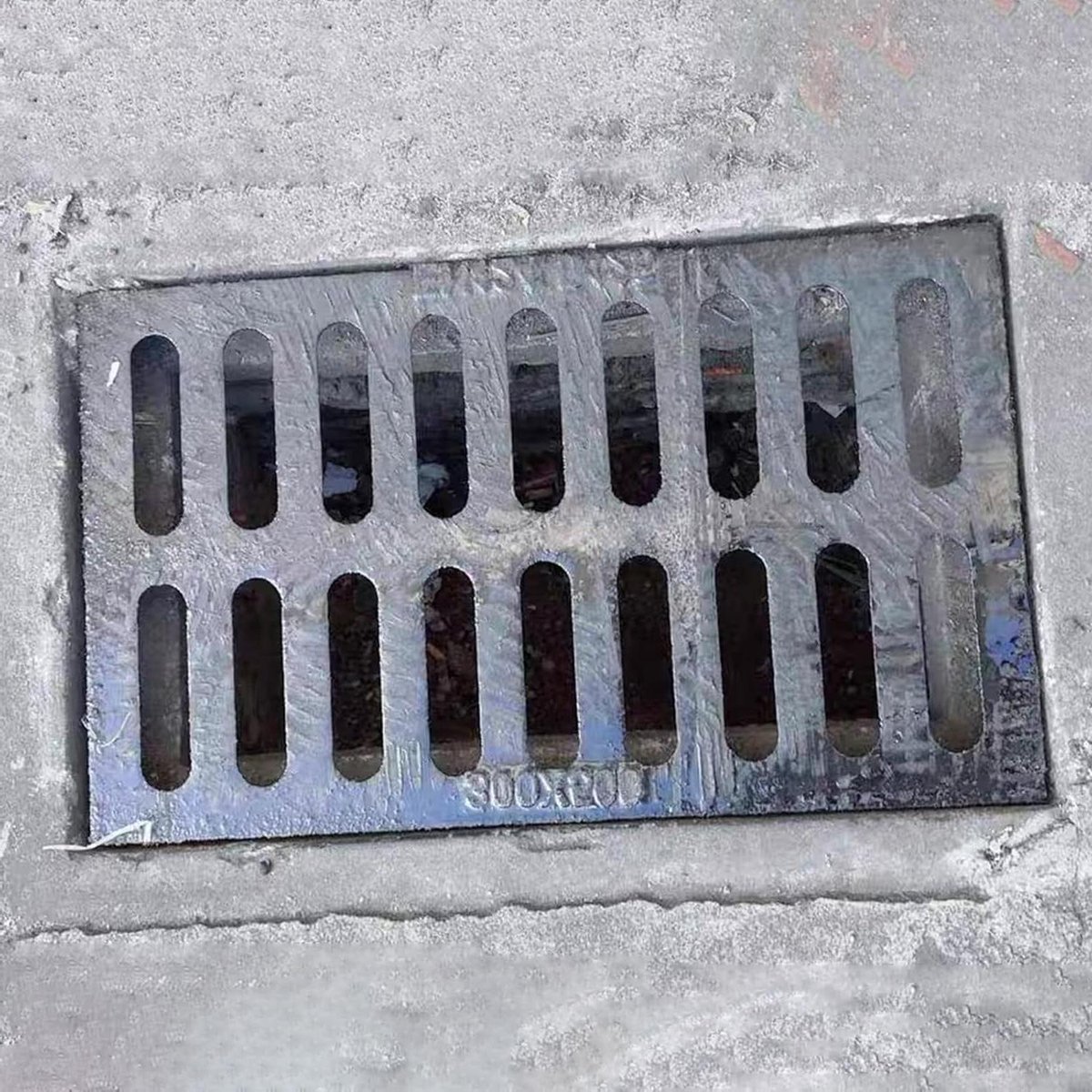 Afwateringsgoot Zwaar - Regenwater Afvoer - Oprit Droog Houden - Hoog Draagvermogen - 50 cm - Zwart