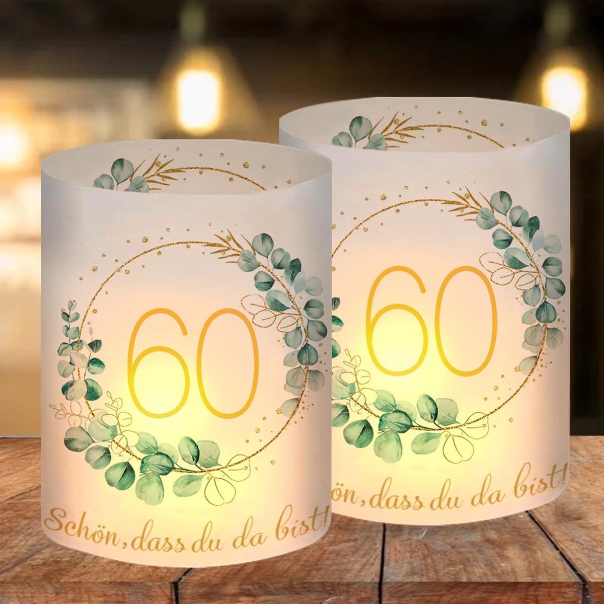 Windlicht 60ste verjaardag - 12 stuks - PVC - met 'Schön dass Du Da Bist' en eucalyptus - sfeervolle tafeldecoratie - ShopVlot