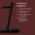 Zwarte loopband met inklapbare armsteunen en een verbreed loopvlak voor extra stabiliteit.