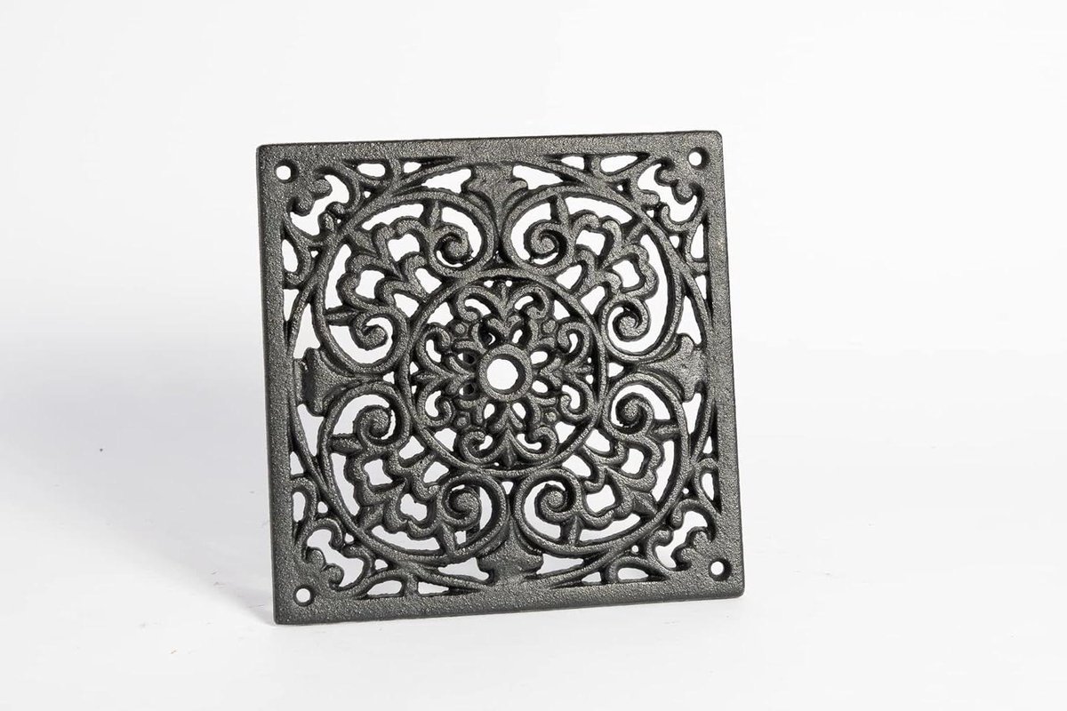 Ventilatierooster Gietijzer - Luchtrooster Oven - Kachel Ventilatie - Traditioneel Patroon - 22.5 x 22.5 cm - Zwart