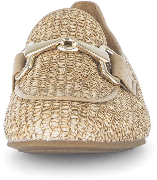 Gabor instapper in gevlochten beige stof met beige leren details en gouden bit.