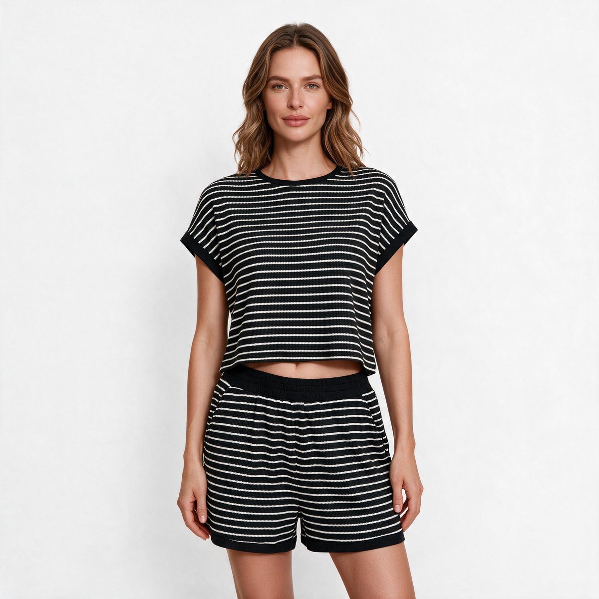 Imily Bela Dames Gestreepte Tweedelige Set met Croptop en Shorts