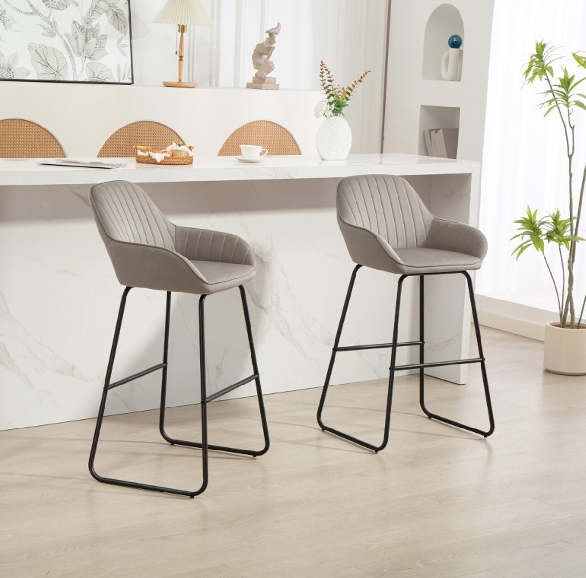 OKWISH Barstoel Set van 2 – Gestoffeerde Barkruk Met Armleuningen, Rugleuning En Voetensteun – Voor Keuken Eiland En Bar – Stof – Grijs