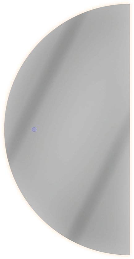 Halfronde spiegel met zachte LED-verlichting aan de rand en een blauwe touch sensor.