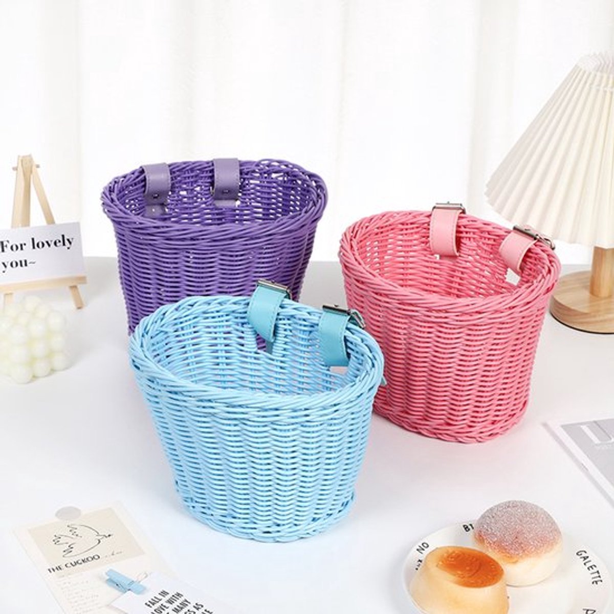 Roze mini-fietsmandje van 21*15*15 cm, voor montage aan de voorkant, gemaakt van PE-materiaal, verstelbaar, geschikt voor kinderen.