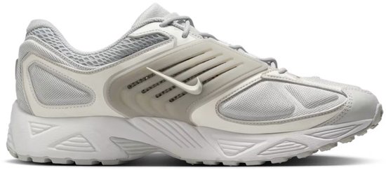 Grijze Nike Air Pegasus Wave sneaker met witte accenten en zool.