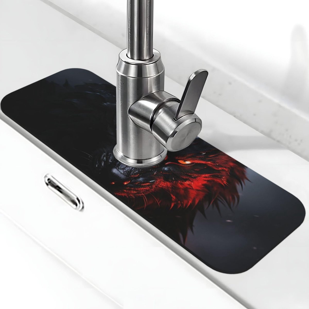 Aanrecht Splash Guard - Zwarte wolf met rode ogen - 38 x 14 cm