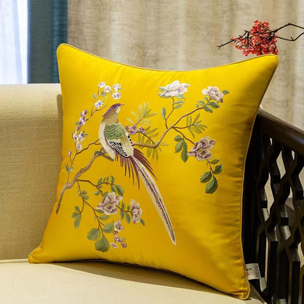 Satijnen Kussenhoezen - Decoratief Borduurwerk Vogels op Bloemen - Geel 40x60cm
