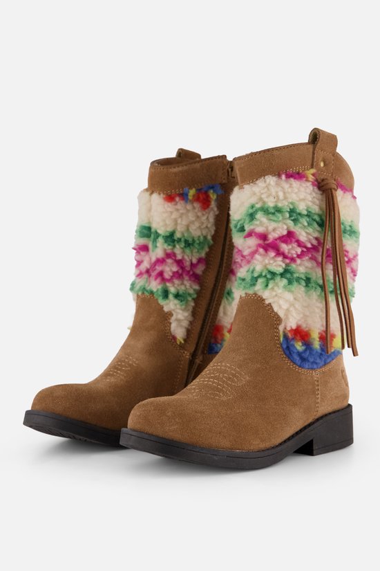 Bruine suède laarsjes met bontgevoerde schacht met gekleurde strepen in roze, groen, wit en blauw. Met kwastjes aan de zijkant.